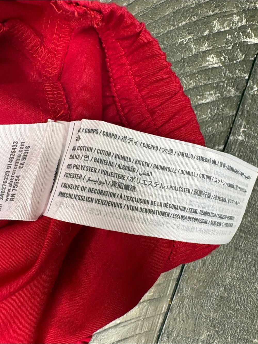 Hollister Red Classic Button-Up Shirt Juniors - Picture 3 of 7